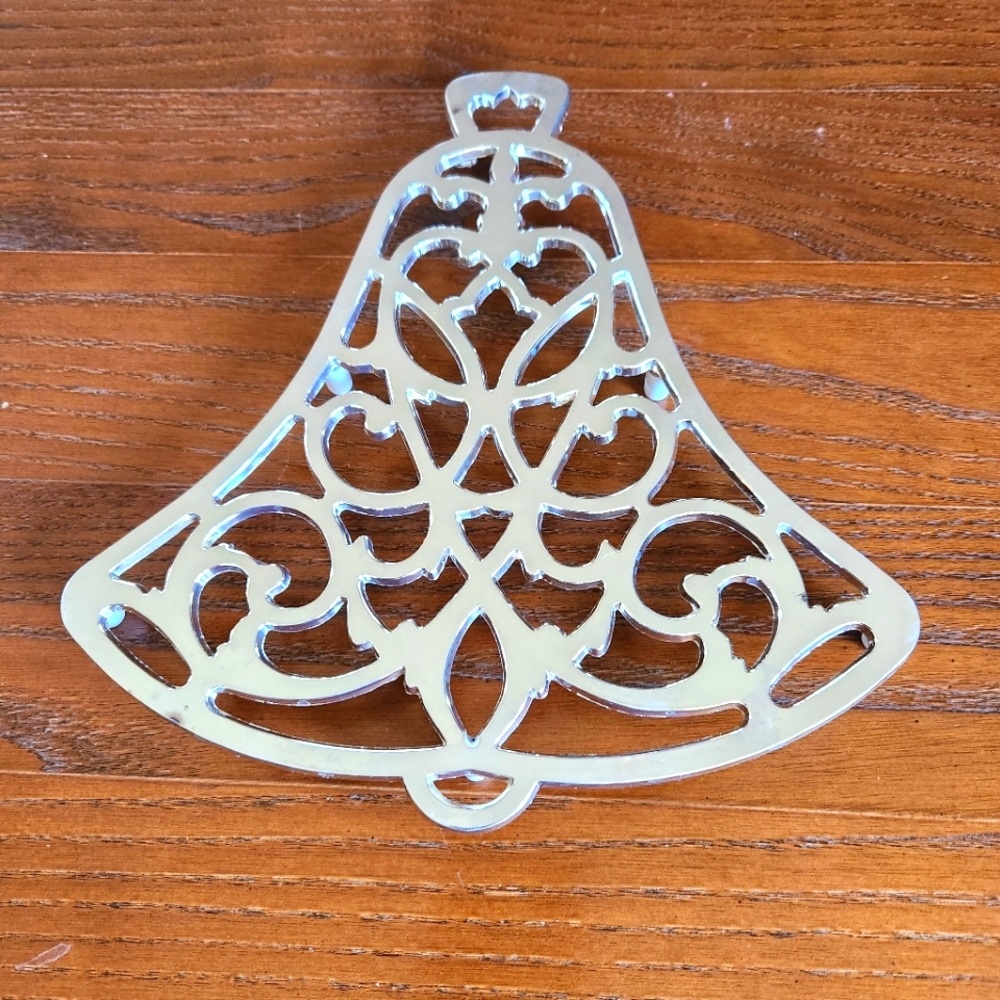 Bell Trivet International Silver Co. Silverplated Never Used 10"